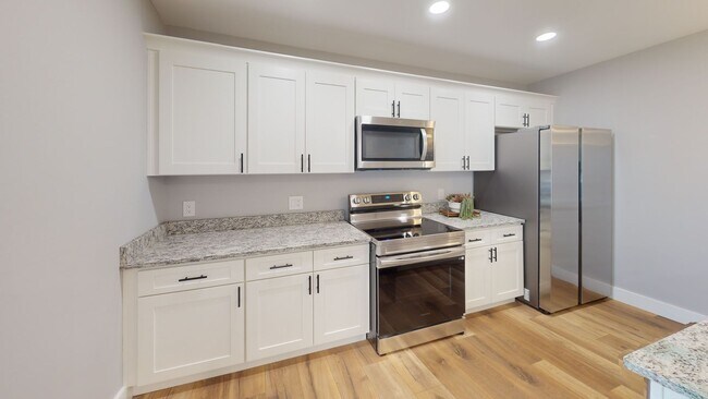 Building Photo - 1708 Highland Ave