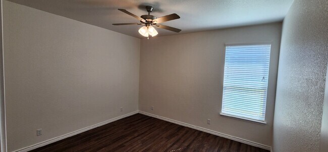 Building Photo - Act fast!  Don't let this opportunity slip by. Contact us today to schedule your showing!