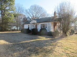 Building Photo - Home for Rent In Lincolnton
