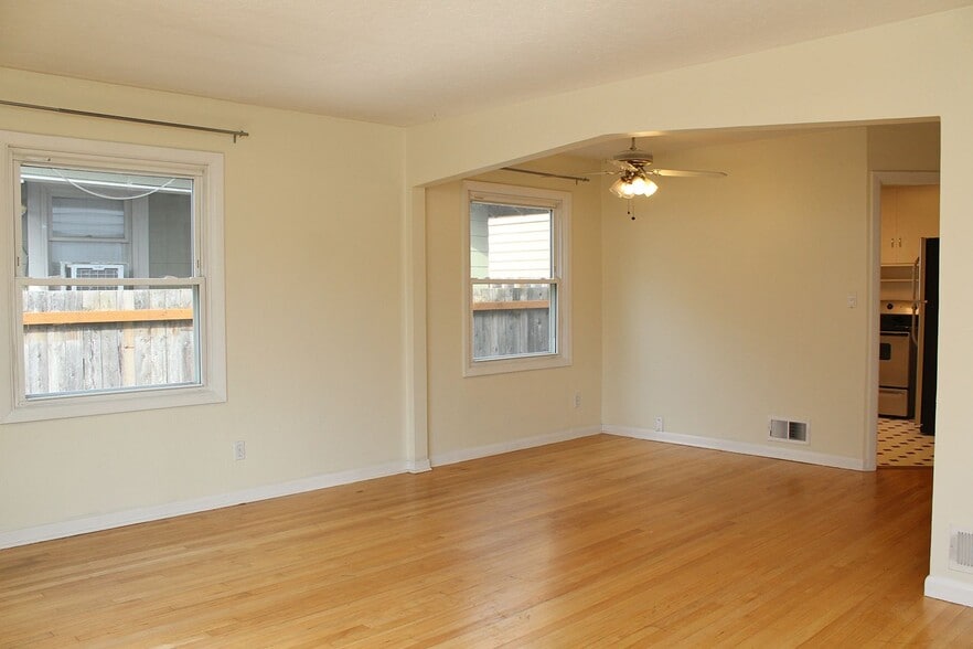 Building Photo - 20-26 NE 56th Ave