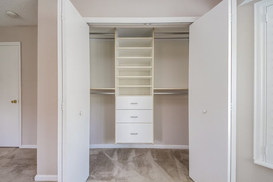 Building Photo - 9732 Chirping Way