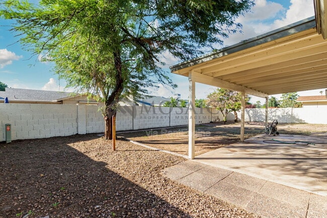 Building Photo - 1261 W Kiowa Cir