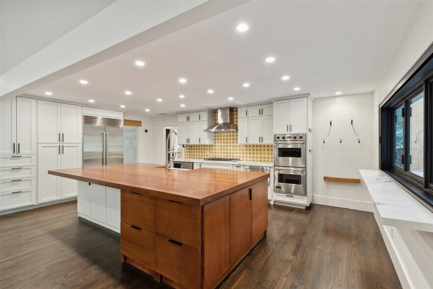 Building Photo - 6945 Tokalon Dr