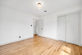 Building Photo - 227 Nottingham Dr
