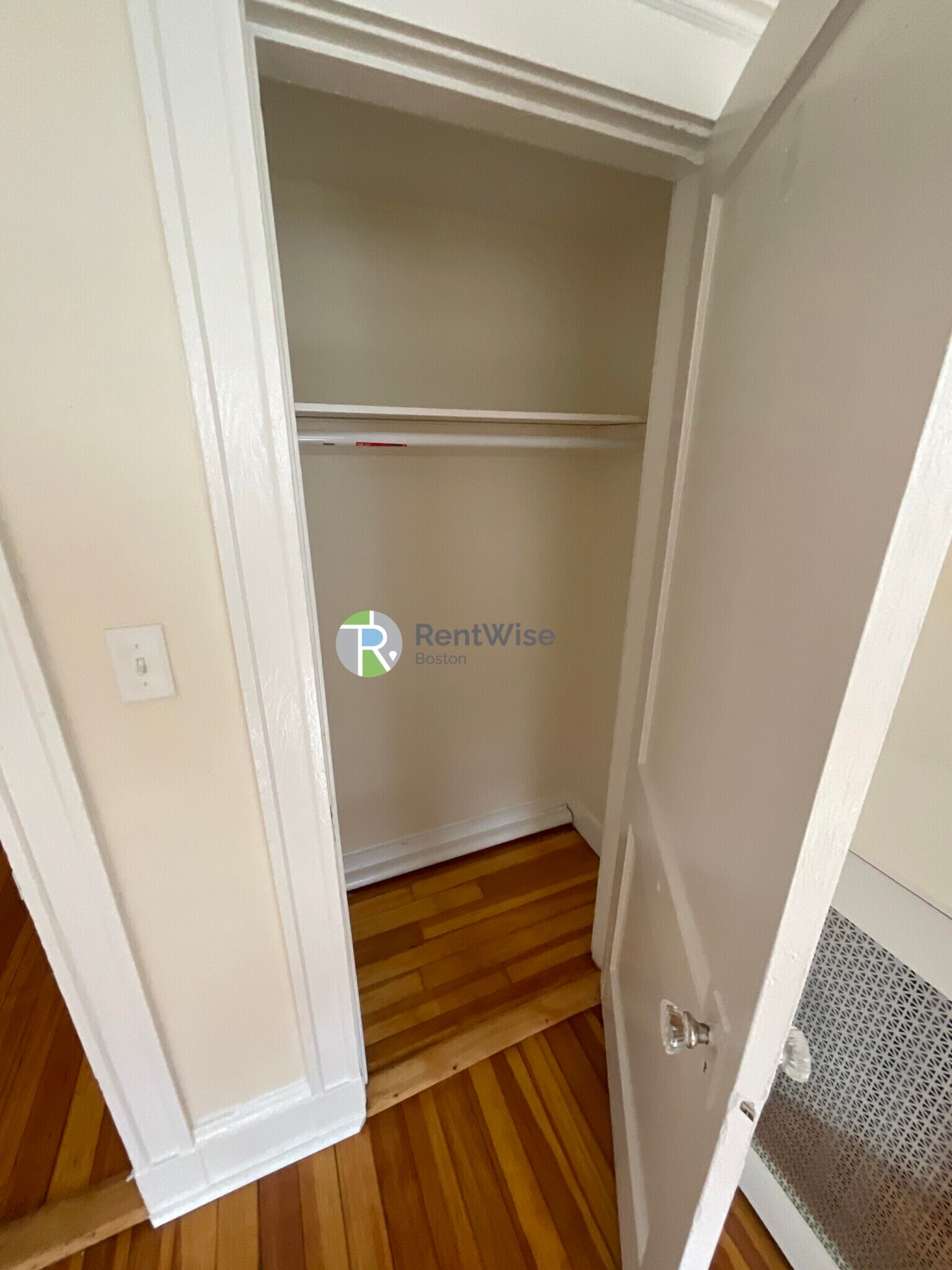 Building Photo - 6 Barrows St