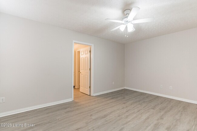 Building Photo - 7121 Blue Stream Ct
