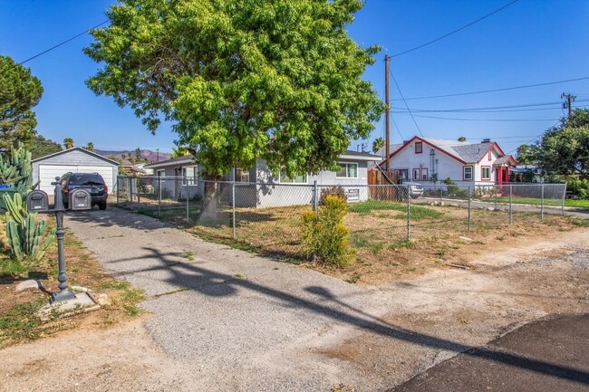 Building Photo - 1364 Turquoise Ave