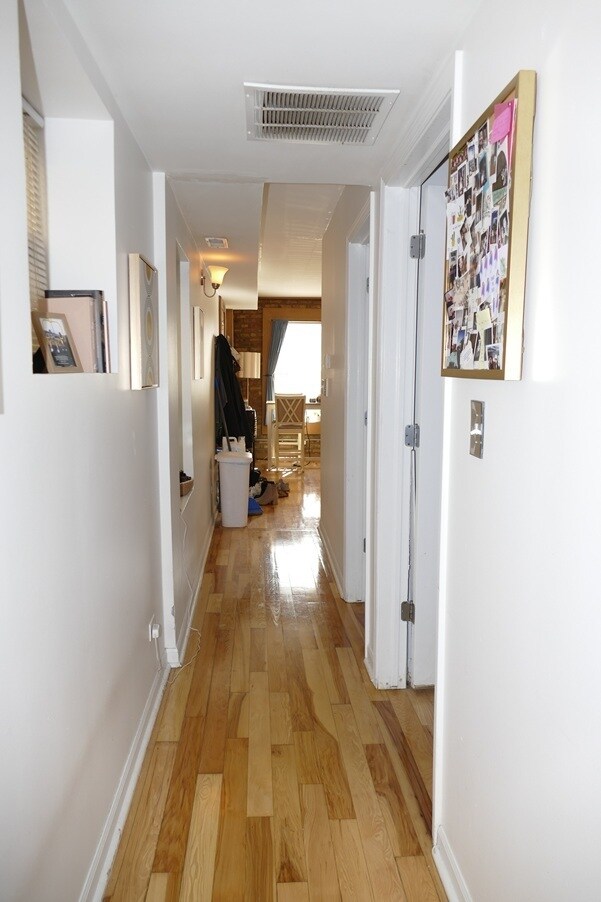 Building Photo - 1338 W Erie St