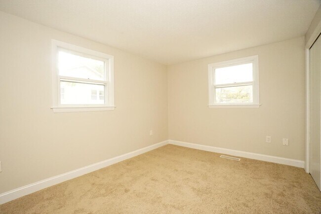 Building Photo - 42 Woodfield St