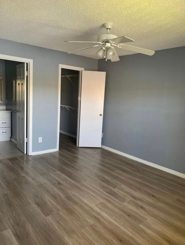 Building Photo - 1037 S Hiawassee Rd