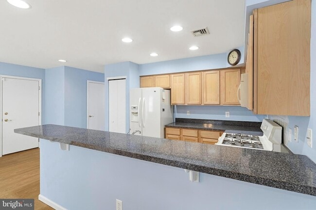 Building Photo - 32 Pebble Beach Ln