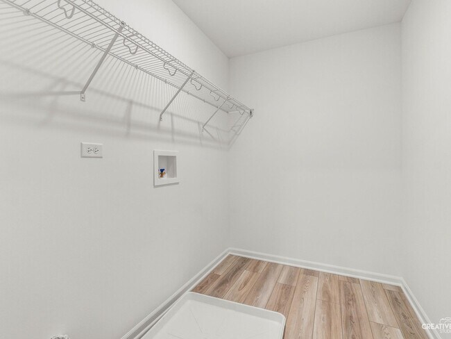 Building Photo - 14946 Dyer Ln