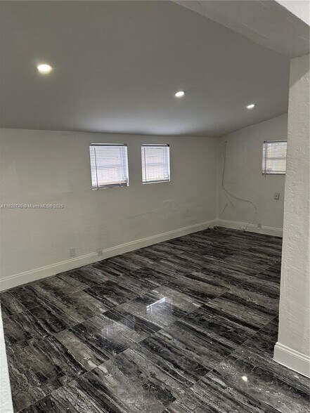 Building Photo - 9320 SW 46th Ter