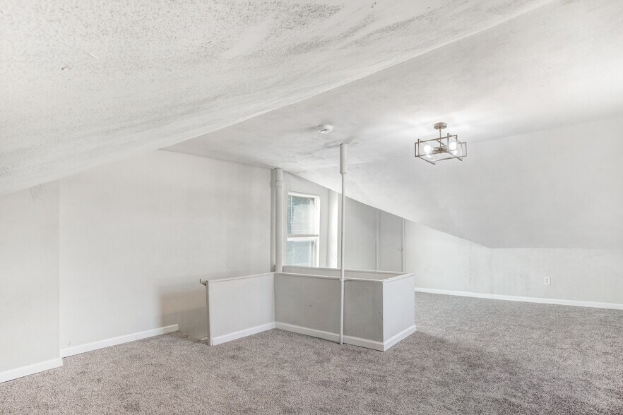 Building Photo - 2857 S 18th St