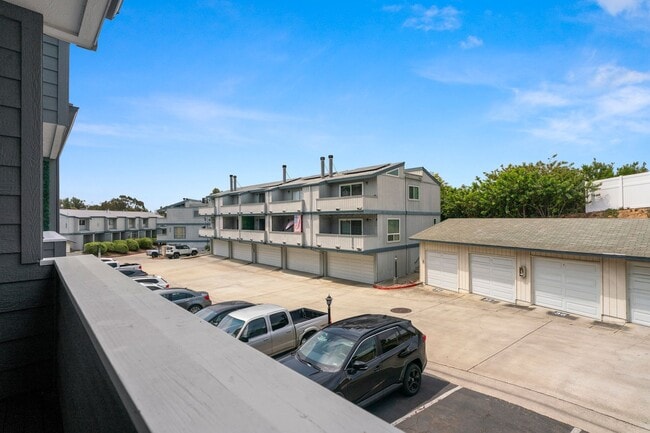 Building Photo - MOVE IN SPECIAL- $500 off First Months Ren...