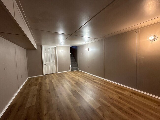 Building Photo - Two Bedroom House In Baltimore City