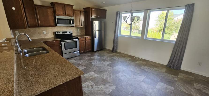 Building Photo - 6271 Greenview Dr