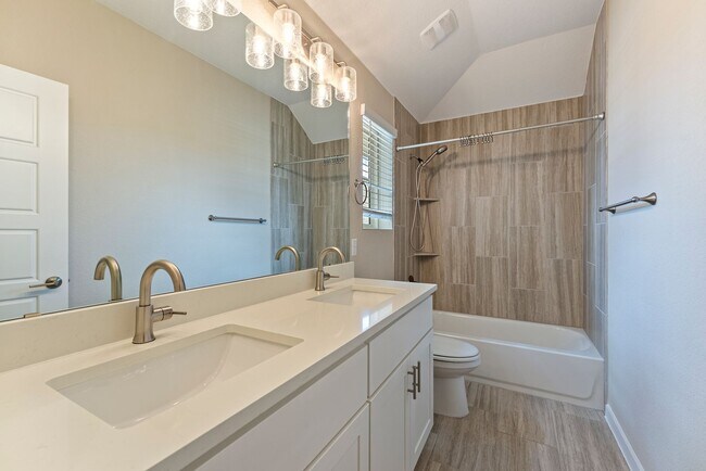 Building Photo - Beautiful Move-In Ready 4 bedroom, 3 bathroom home in Liberty Hill ISD!