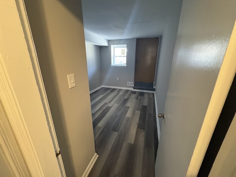 Building Photo - 906 N Fulton Ave