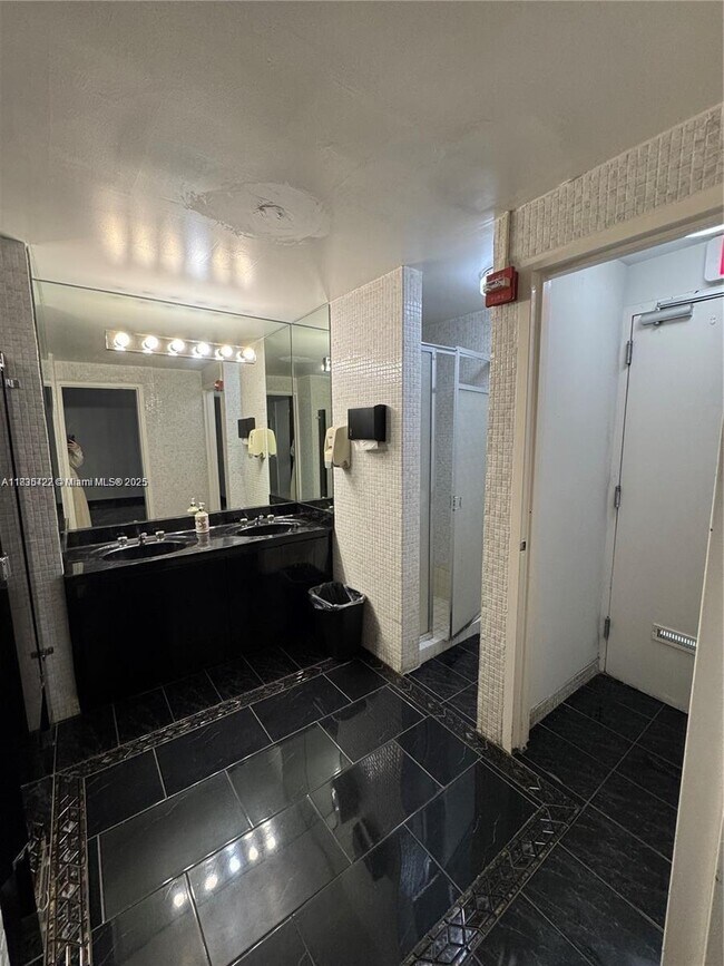 Building Photo - 5750 Collins Ave