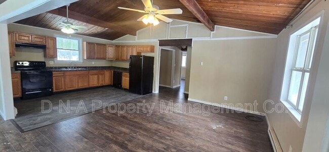 Building Photo - 204 Dogwood Ln