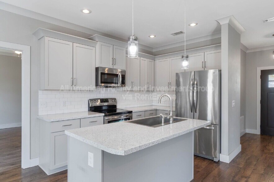 Building Photo - 4464 Goldfinch Way