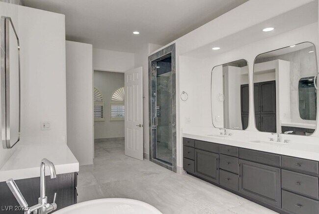 Building Photo - 2132 Lookout Point Cir
