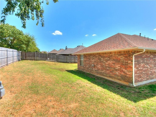 Building Photo - Beautiful 3 Bedroom 2 Bath Home In Choctaw!!!