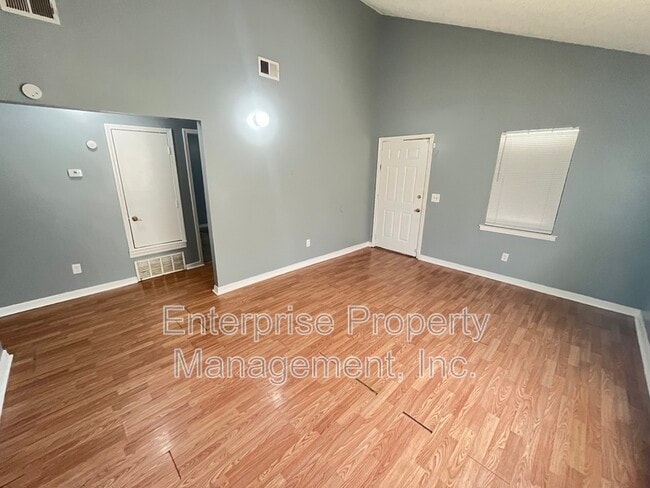 Building Photo - 401 N Manassas St