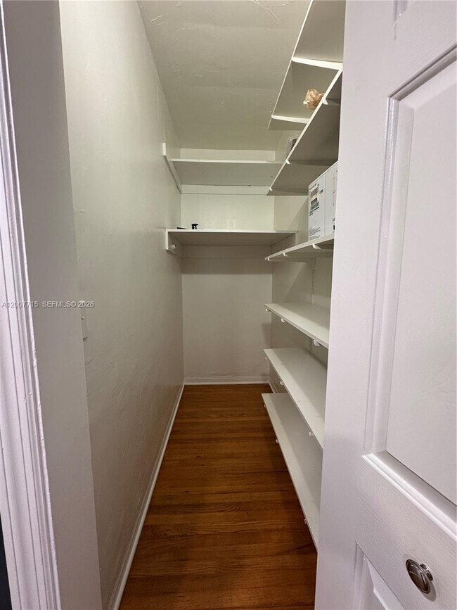 Building Photo - 725 NE 91st St