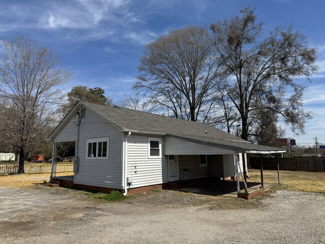 Building Photo - 1 Sulphur Springs Rd