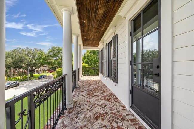 Building Photo - 4536 Mimosa Dr