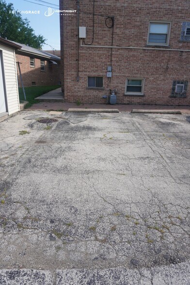 Building Photo - 5443 N Sayre Ave