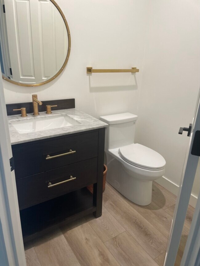 Building Photo - 162 Avenida Florencia