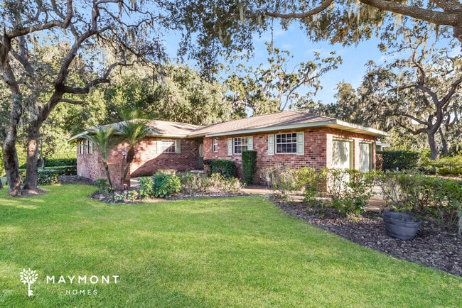 Building Photo - 15824 Fairview Point