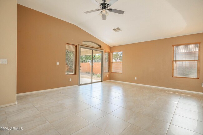 Building Photo - 1401 S 80th St