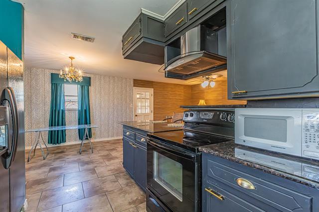 Building Photo - 618 Magnolia St