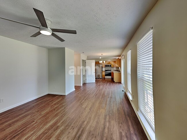 Building Photo - 257 Bannock Dr