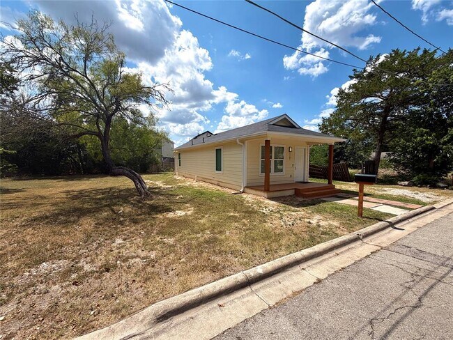 Building Photo - 1107 Neches St