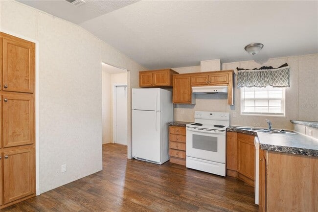 Building Photo - 419 N Chestnut Rd