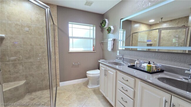 Building Photo - 268 Grosbeak Ave