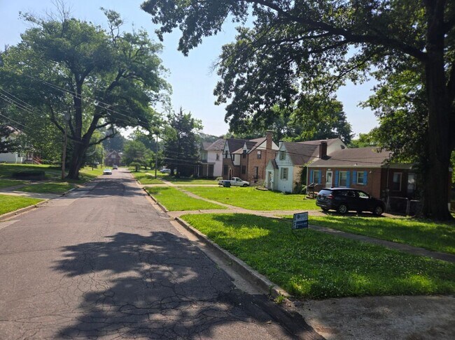 Building Photo - 304 Tiffin Ave