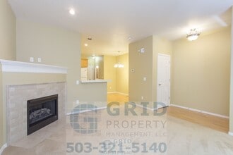 Building Photo - Spacious 3 Bedroom, 2.5 Bath Townhome Available in Hillsboro - 2 Car Garage!