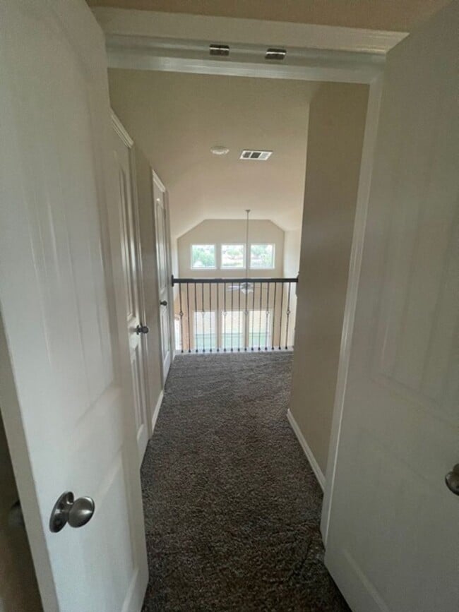 Building Photo - Move-In Ready! Stunning 1.5-Story Home wit...