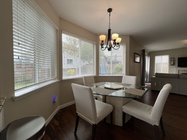 Building Photo - Elegant 5BR + Bonus Room Home with Bay Windows, Entertainment Room & Oversized Primary Retreat