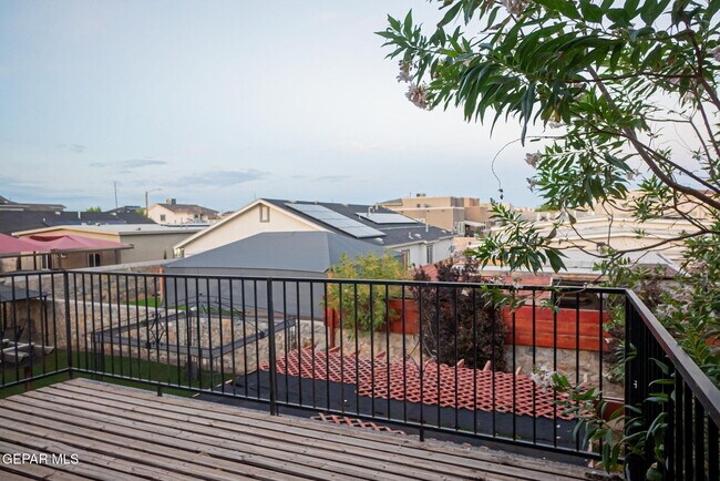 Building Photo - 3204 Merry Mdw