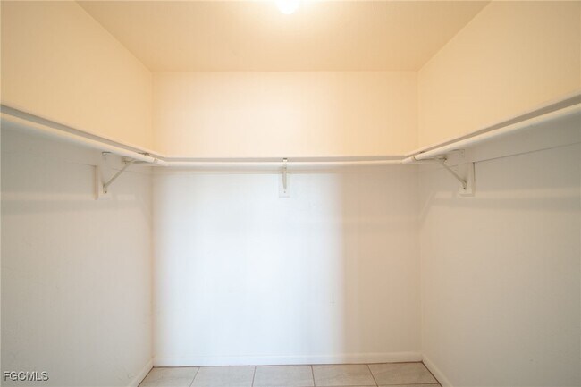 Building Photo - 2825 SW Santa Barbara Pl