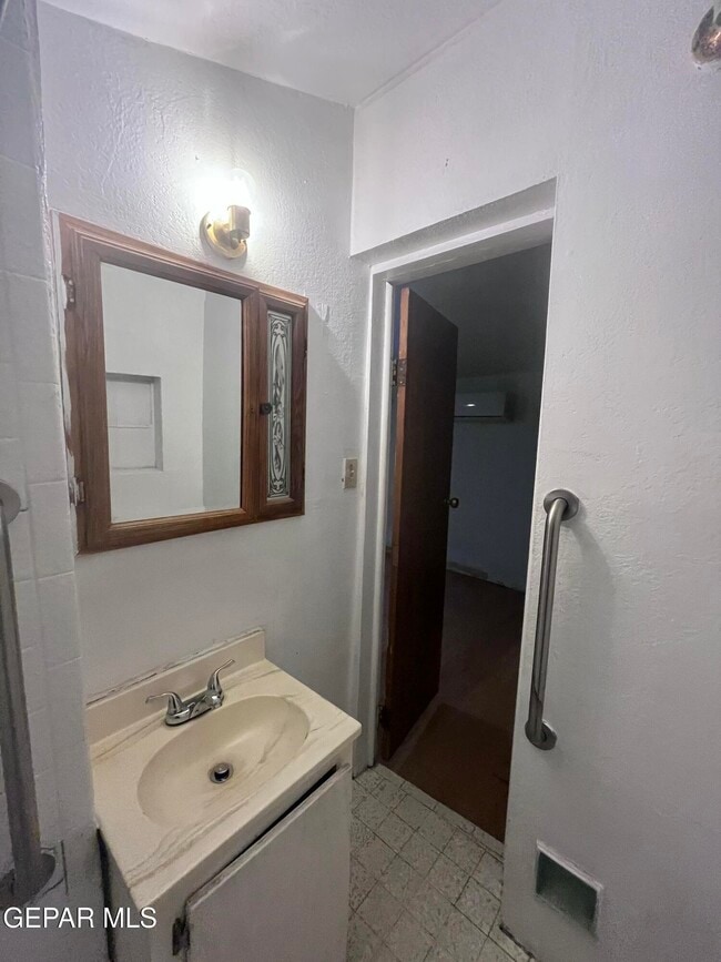 Building Photo - 6389 Salas Ln