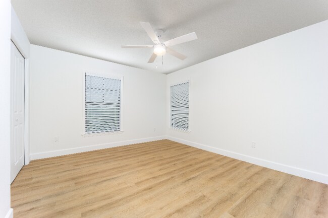 Building Photo - 3375 SW Mapp Rd