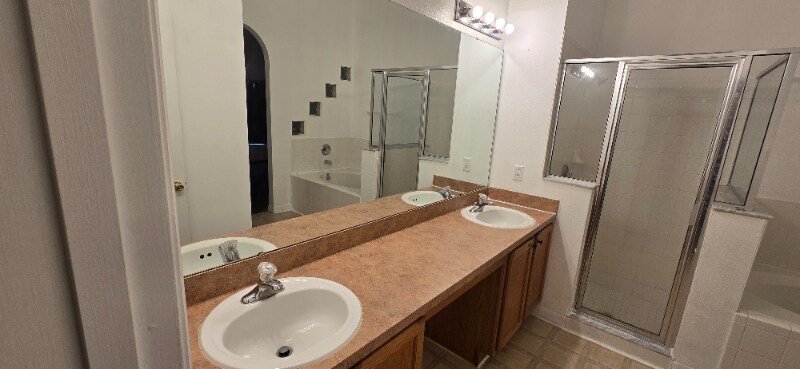 Building Photo - 990 Kenbar St